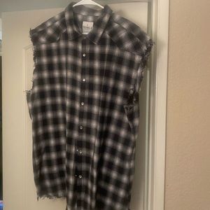 Youngla Sleeveless Flannel